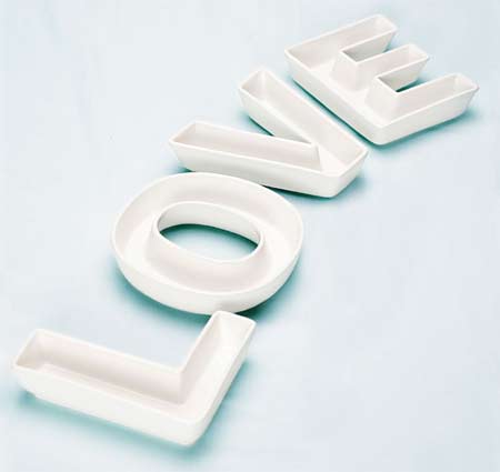 LOVE Ceramic Plate Set