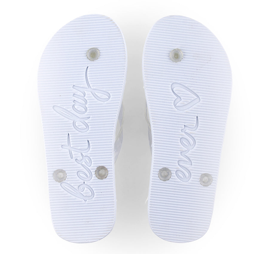 White XO Embossed Women&#39;s Flip Flops