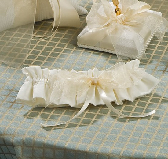 Tres Beau Wedding Garter Set