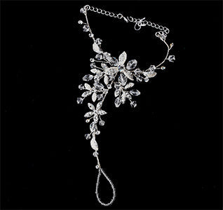 Romantic Crystal &amp; Pearl Floral Foot Jewelry