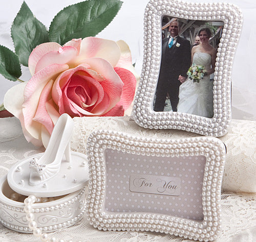 Pearl Wedding Place Card Frame