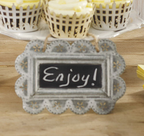 Small Scalloped Frame Tin Signs with Chalkboard
