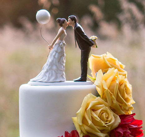Balloon Kiss Bride &amp; Groom Cake Topper