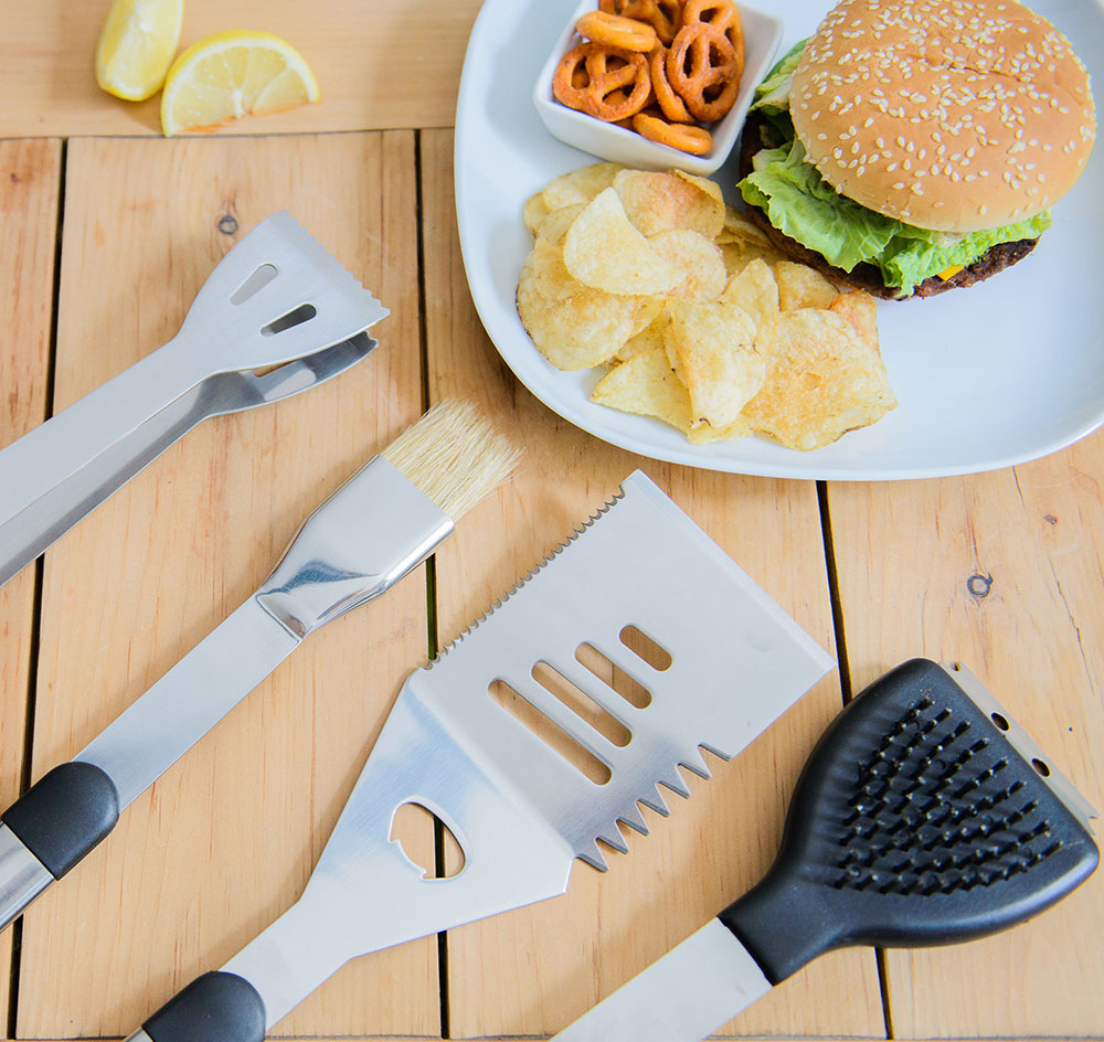 Personalized Barbecue Kit - (4pc Set)