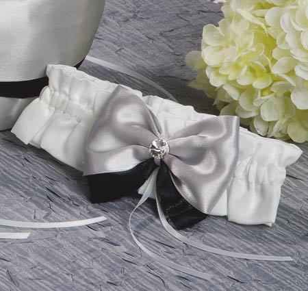 Nostalgia Wedding Garter Set White / Aubergine / AubergineBlack